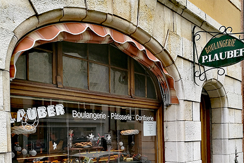 Artisan boulanger, pâtissier, confiseur, traiteur depuis 1880 · La boulangerie à la rue de Fer en vieille ville de Delémont, c'est ici avant tout une histoire ...